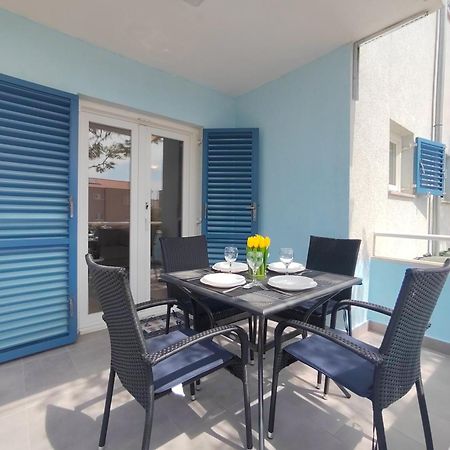 Apartman Karmen Apartment Срима Екстериор снимка