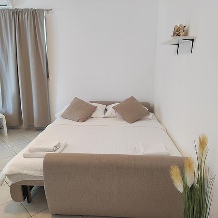 Apartman Karmen Apartment Срима Екстериор снимка