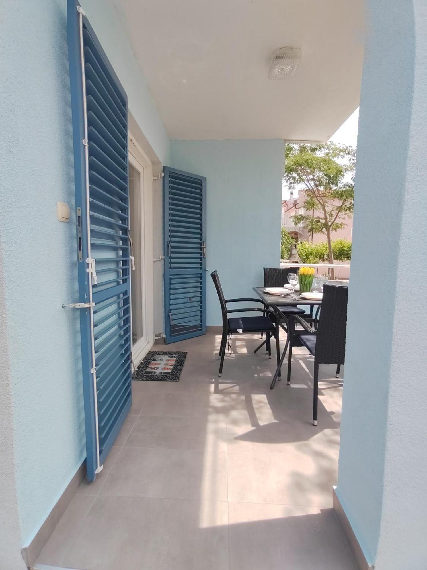 Apartman Karmen Apartment Срима Екстериор снимка