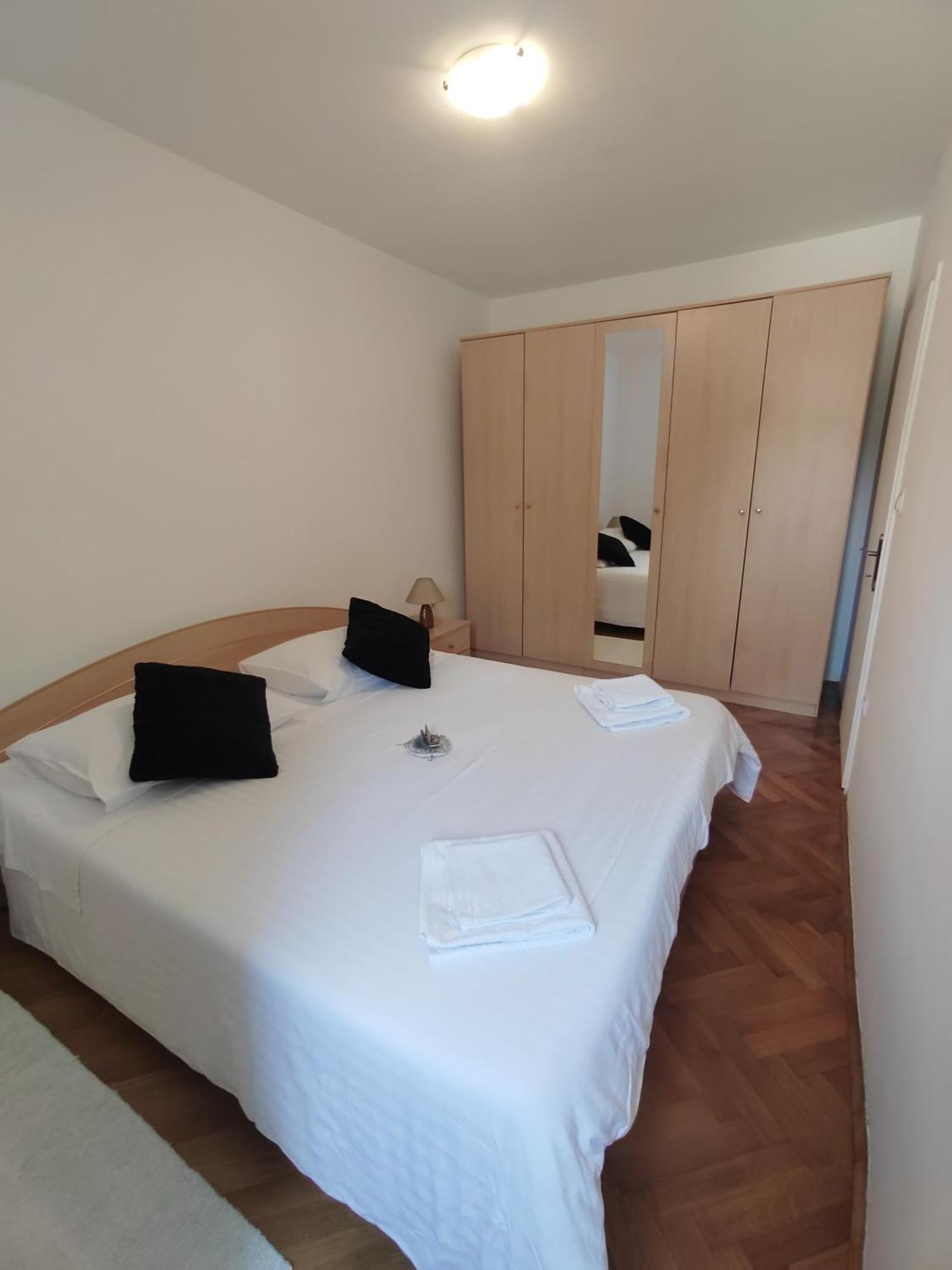 Apartman Karmen Apartment Срима Екстериор снимка