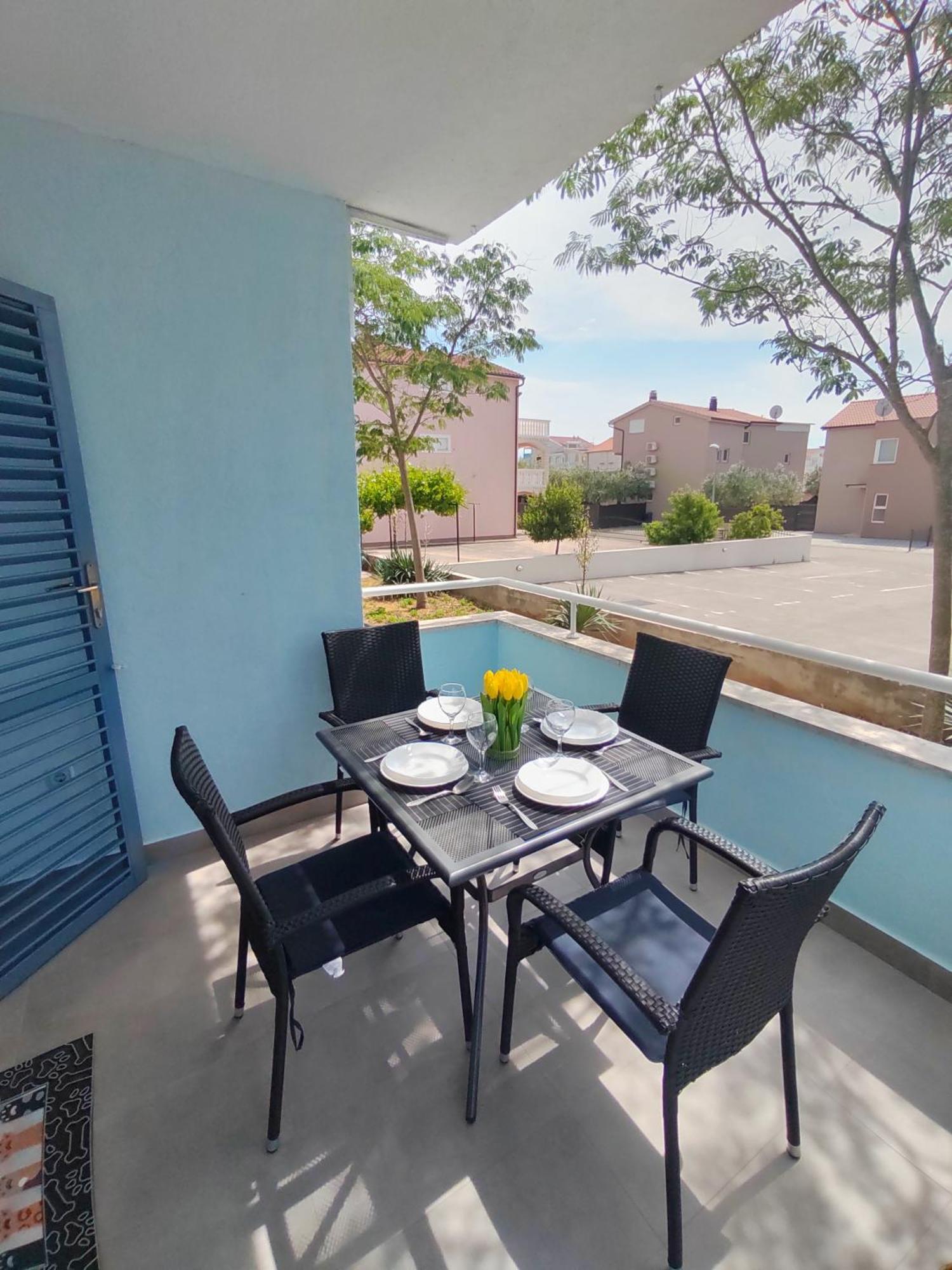 Apartman Karmen Apartment Срима Екстериор снимка