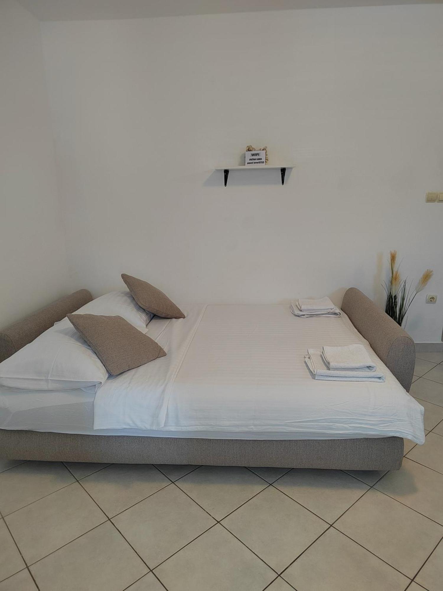 Apartman Karmen Apartment Срима Екстериор снимка
