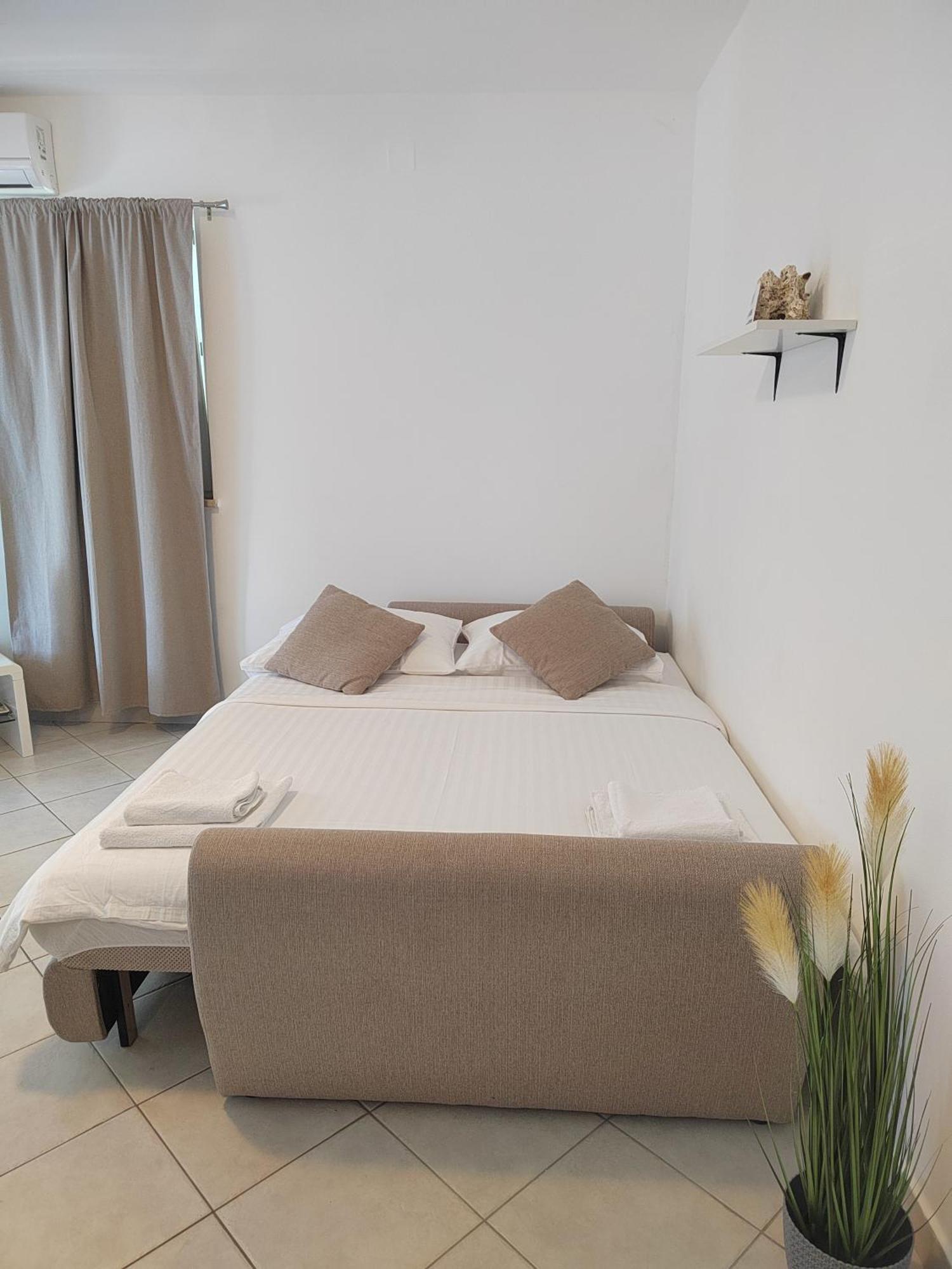 Apartman Karmen Apartment Срима Екстериор снимка
